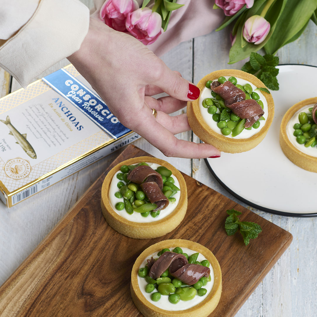 Cheesecake con bufala, asparagi e acciughe del Cantabrico Gran Reserva